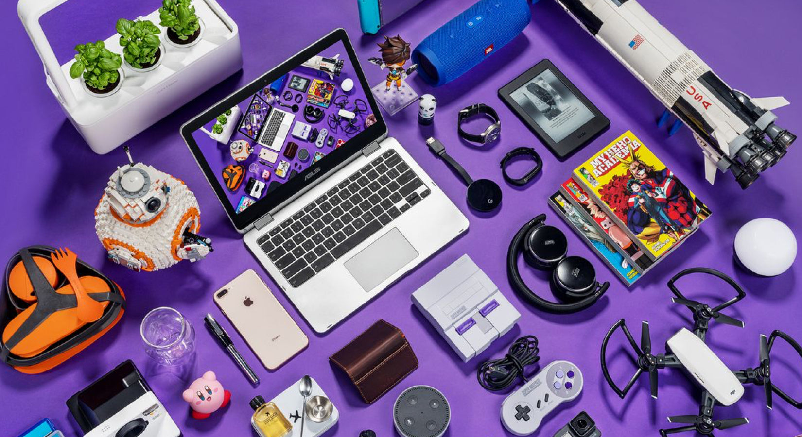 5 Essential Items You Need in Your Company Swag Kit